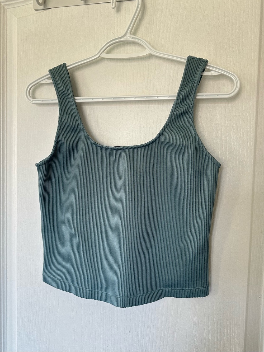 🔥2/$15  NWOT Dynamite Ribbed Scoop Crop Tank Top Bodycon Coastal Chic Teal